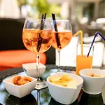 Apollo Hotel 3*