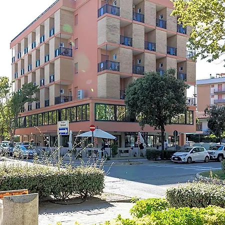 Hotel Apollo 3*